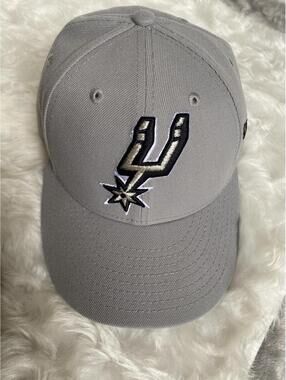 New Era San Antonio Spurs Gray Baseball Cap Hat